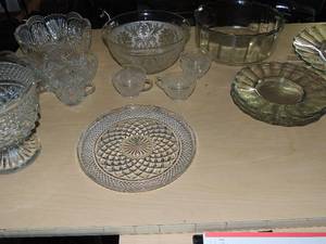 lot 492 image: Crystal lot- small punchbowl with 4 matching cups, clear salad bowl with platter and 4 plates fruit bowl and more