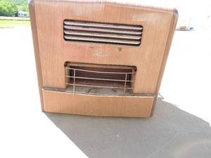 lot 561 image: Martin stove heater very large gas MODEL V370-ST, 70,000 BTU - 34  x 39w x 21d   - will heat up to  800 sq. feet building