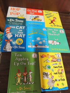 lot 707 image: 8 Dr. Seuss childrens books including cat in the hat, Are you my mother hop on Pop