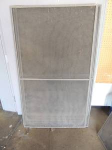 lot 730 image: 5 WINDOW Screens 59x32