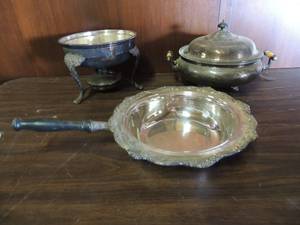 lot 732 image: Silver covered soup tureen and silver pot