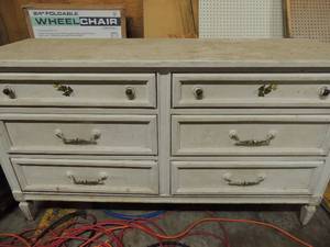 lot 745 image: White 6 drawer dresser 30 x 53 x 18