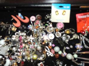 lot 751 image: Large grab lot of earrings and jewlery pieces