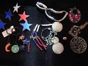 lot 755 image: Star pins, key chains and misc. jewlery