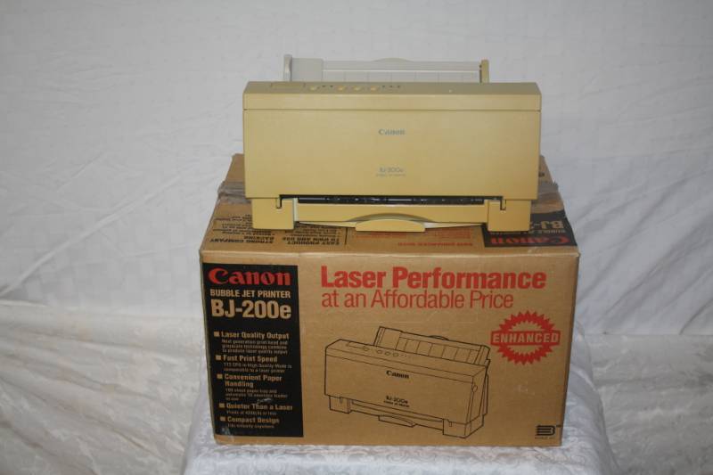 lot 24 image: Cannon Bubble Jet Printer