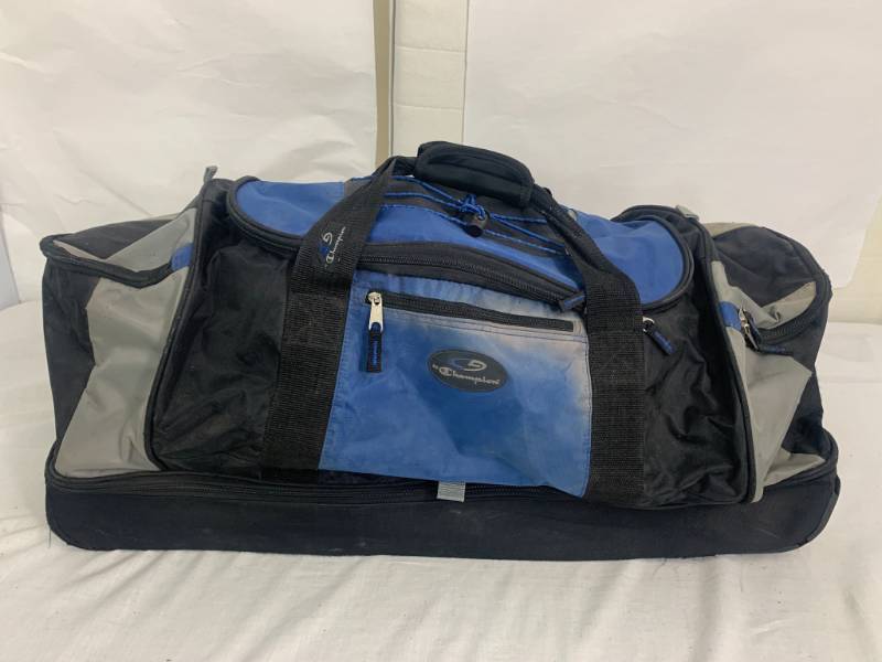 lot 36 image: Champion Gym bag