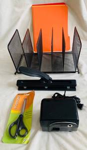 lot 212 image: Office Supplies