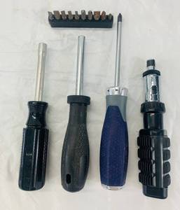 lot 10 image: Set of interchangable screwdrivers