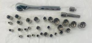 lot 13 image: Craftsmen ratchet set