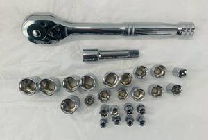 lot 228 image: Ratchet set