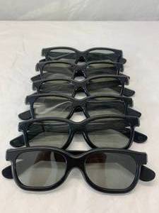 lot 118 image: Real 3D Glasses