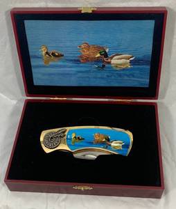 lot 135 image: Collectable Pocket Knife