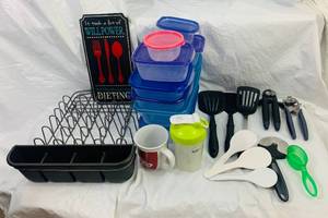 lot 137 image: Lot of Kitchen Goodies