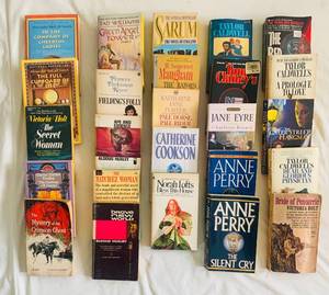lot 169 image: Paperback books Lot #10