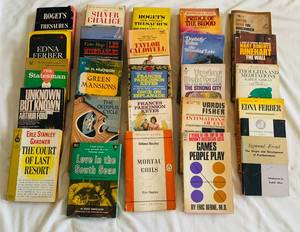 lot 171 image: Paperback books Lot #12
