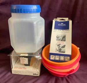 lot 209 image: Stuff Everyone Needs