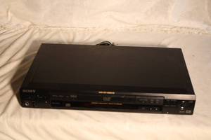 lot 58 image: Sony DVD Player