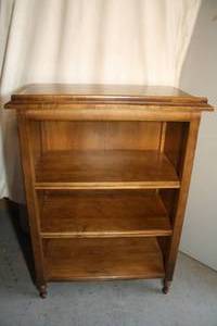 lot 66 image: Vintage Podium