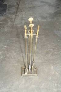 lot 71 image: Fireplace tools