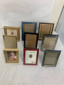 lot 45 image: 9 Picture Frames