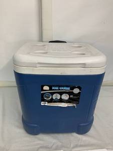 lot 64 image: Ice Cube 60 gallon cooler