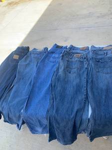 lot 70 image: Mens Jeans