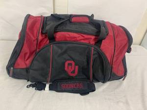 lot 37 image: OU Sooners Gym Bag