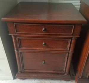 lot 7 image: HAVERTYS MARTINS LANDING FILE CABINET WITH UTILITY DRAWERS (RETAILS FOR $499)