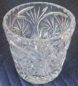 lot 11 image: SOLID CUT GLASS VASE (5 W x 5.25 H)