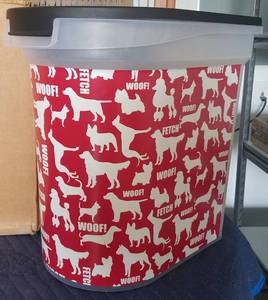 lot 25 image: ROLLING PET FOOD CONTAINER