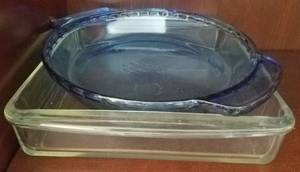 lot 41 image: GLASS BAKING DISHES