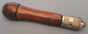 lot 43 image: VINTAGE MULTI-TOOL HANDLE SCREWDRIVER WITH 9 BITS
