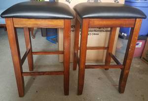 lot 46 image: WOODEN STOOLS WITH LEATHER-LIKE TOPS (25 HIGH)