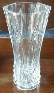lot 56 image: TALL PRESSED GLASS FLOWER VASE (11.75 HIGH)