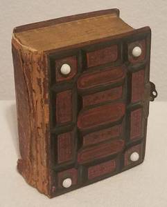 lot 88 image: ANTIQUE PHOTO ALBUM WITH PICTURES