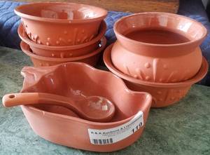 lot 119 image: TERRA COTTA CHILI BOWLS