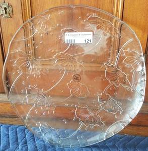 lot 121 image: PIER 1 GLASS PLATTER