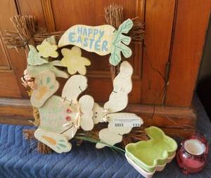 lot 133 image: EASTER THEMED DECOR