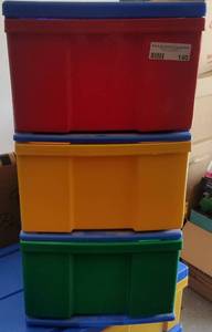 lot 140 image: 3-DRAWER MULTI-COLOR PLASTIC STORAGE CONTAINER