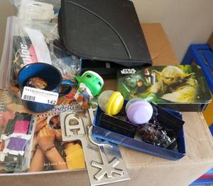 lot 142 image: LOT OF GAMING TOYS AND MORE