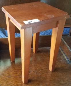lot 187 image: SMALL WOOD SIDE TABLE