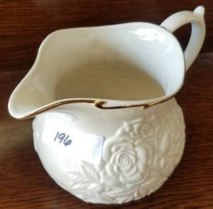 lot 196 image: VINTAGE LENOX CONFORTI COLLECTION PITCHER