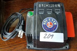 lot 209 image: LIONEL 80 WATT TRANSORMERCONTROLLER FOR TRAINS