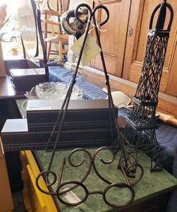 lot 158 image: LOT OF HOME DECOR