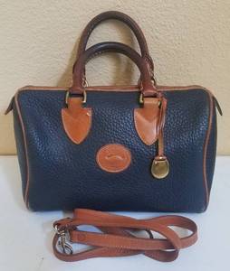lot 214 image: VINTAGE AUTHENTIC DOONEY AND BOURKE HANDBAG  PURSE
