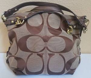 lot 218 image: AUTHENTIC COACH PURSE