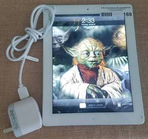 lot 169 image: APPLE iPAD MODEL A1395 WITH CHARGER (32G) (SEE PICTURES)