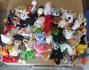 lot 30 image: VINTAGE BEANIE BABIES