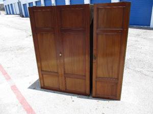 lot 2 image: Vintage 3-Section Gents Chest Armoire
