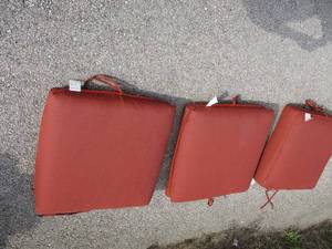 lot 75 image: 3-Lounge Cushions Set